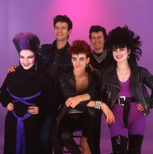 Alaska y los pegamoides